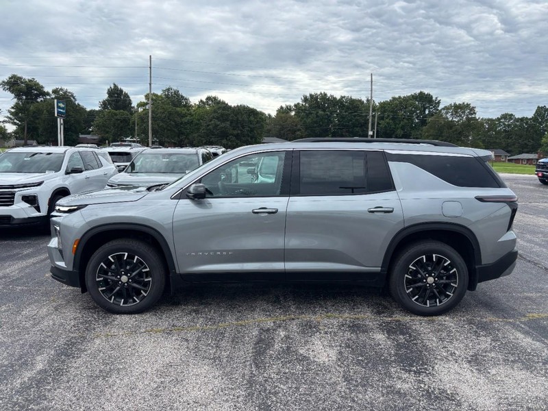 Chevrolet Traverse Vehicle Full-screen Gallery Image 2