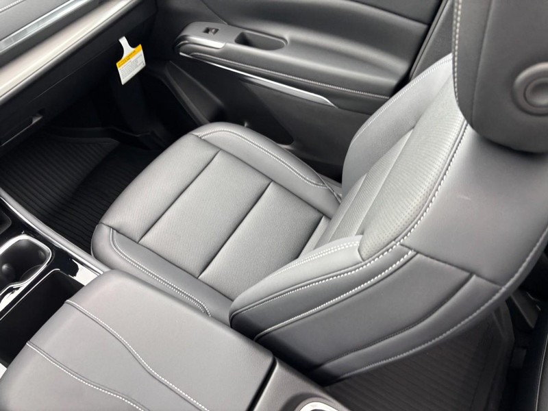 Chevrolet Traverse Vehicle Full-screen Gallery Image 10