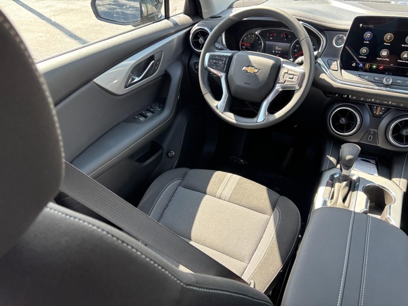 Chevrolet Blazer Vehicle Full-screen Gallery Image 6