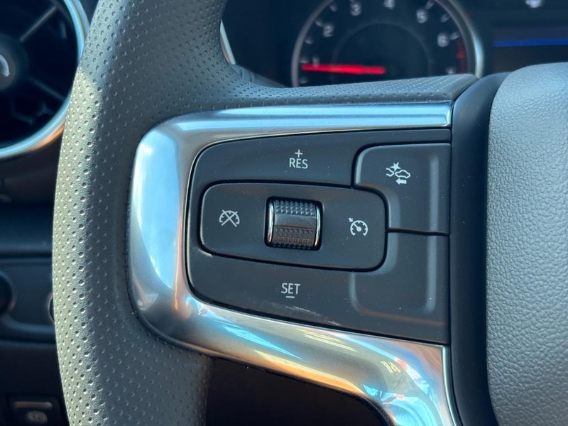 Chevrolet Blazer Vehicle Full-screen Gallery Image 11