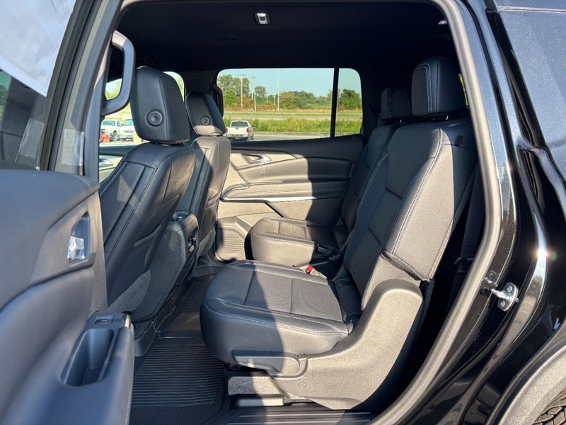 Chevrolet Traverse Vehicle Full-screen Gallery Image 6