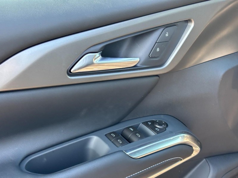 Chevrolet Traverse Vehicle Full-screen Gallery Image 12