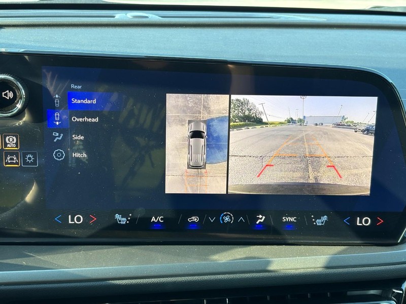 Chevrolet Traverse Vehicle Full-screen Gallery Image 18