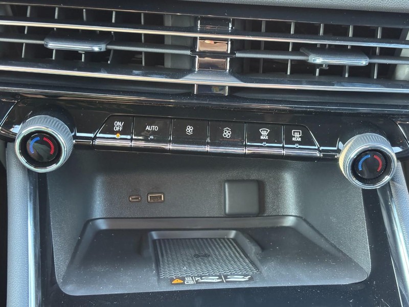 Chevrolet Traverse Vehicle Full-screen Gallery Image 19