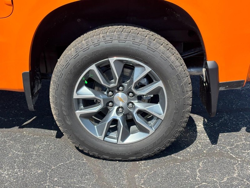 Chevrolet Silverado 1500 Vehicle Full-screen Gallery Image 4