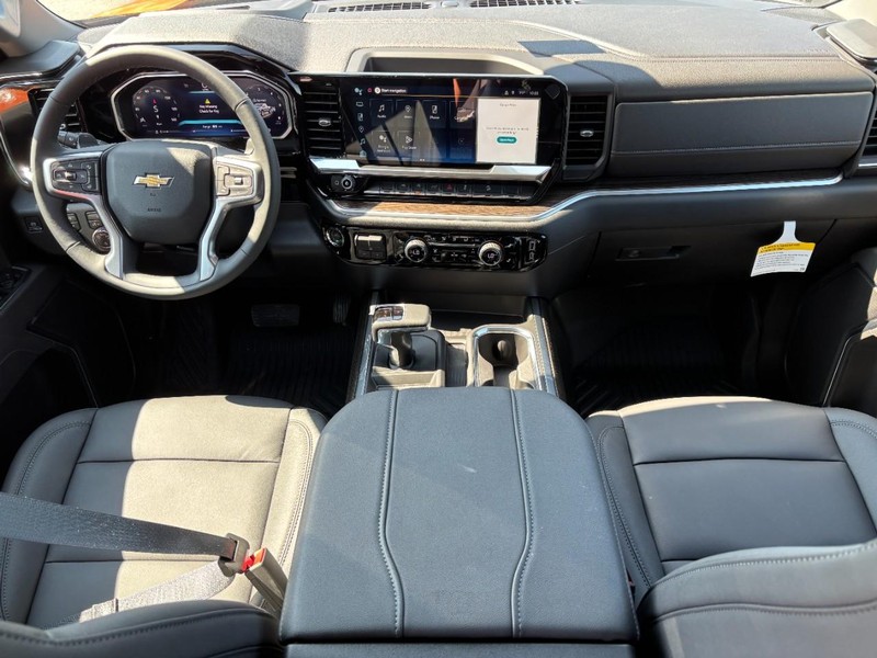 Chevrolet Silverado 1500 Vehicle Full-screen Gallery Image 6