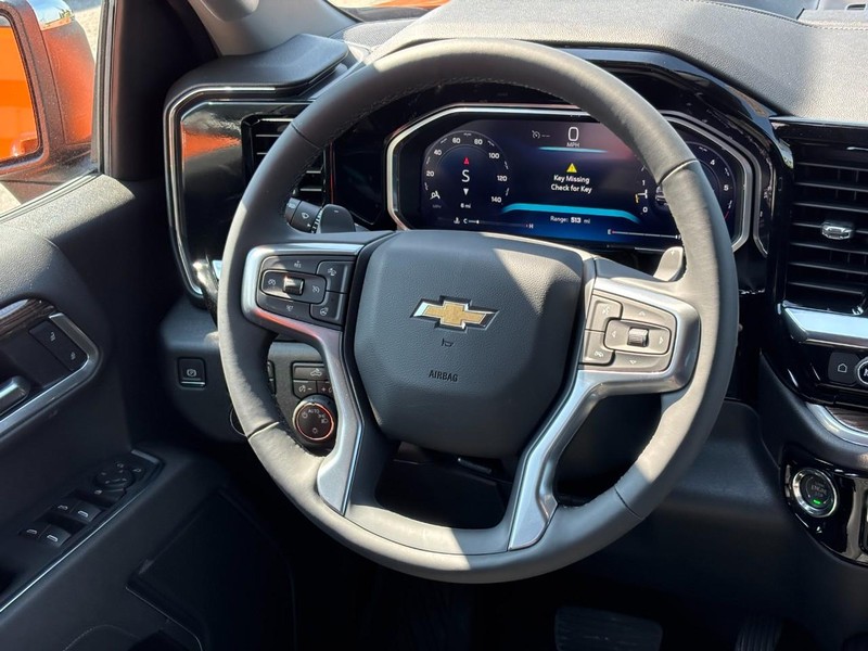 Chevrolet Silverado 1500 Vehicle Full-screen Gallery Image 7