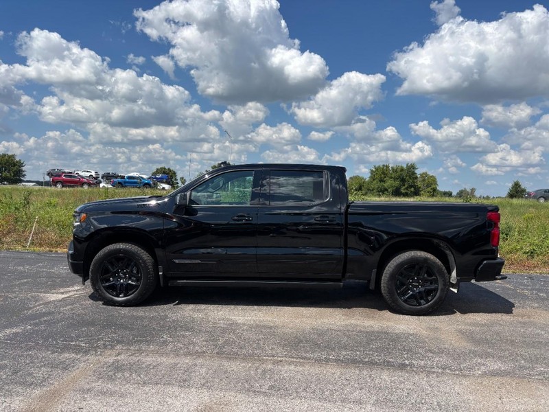 Chevrolet Silverado 1500 Vehicle Full-screen Gallery Image 2