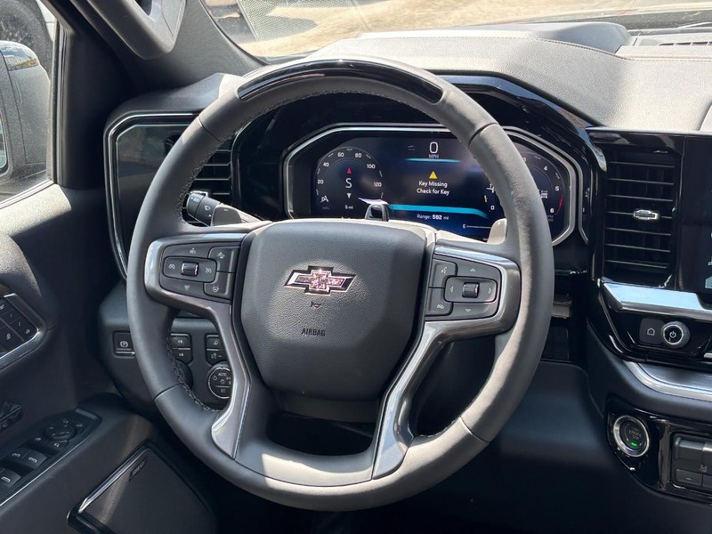 Chevrolet Silverado 1500 Vehicle Full-screen Gallery Image 8