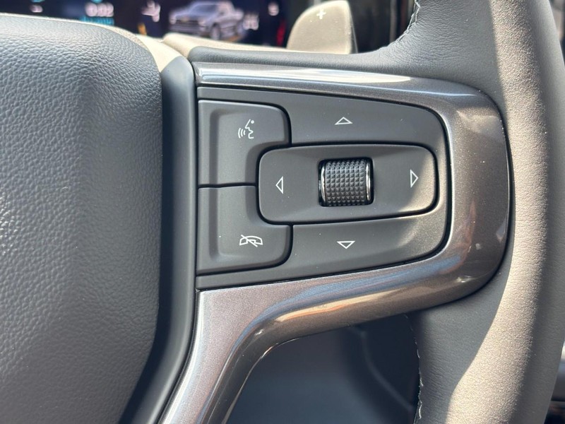 Chevrolet Silverado 1500 Vehicle Full-screen Gallery Image 14