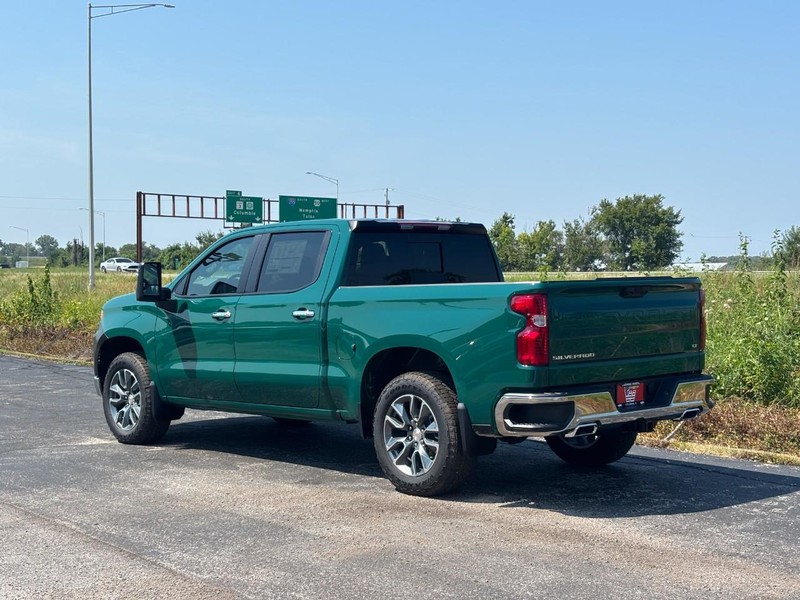 Chevrolet Silverado 1500 Vehicle Full-screen Gallery Image 3