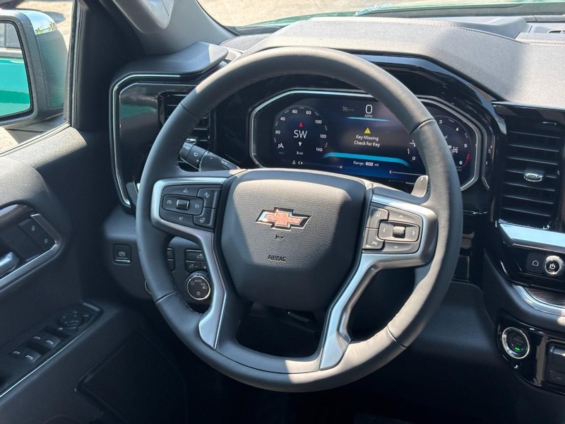 Chevrolet Silverado 1500 Vehicle Full-screen Gallery Image 7