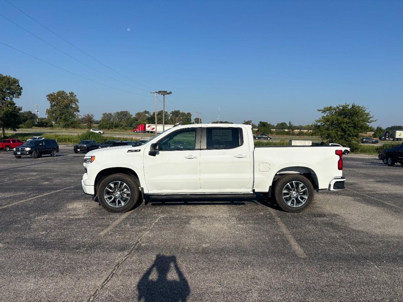 Chevrolet Silverado 1500 Vehicle Full-screen Gallery Image 2
