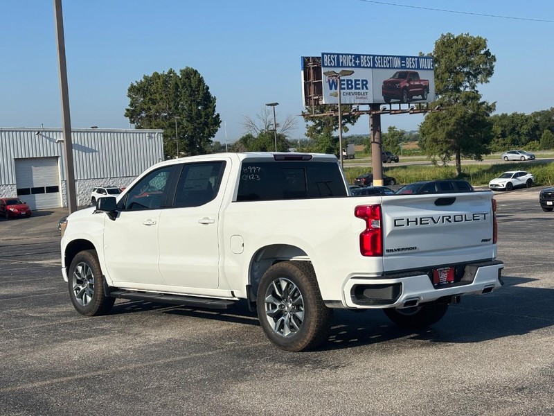 Chevrolet Silverado 1500 Vehicle Full-screen Gallery Image 3