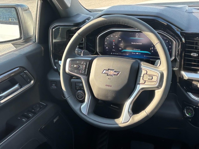 Chevrolet Silverado 1500 Vehicle Full-screen Gallery Image 7