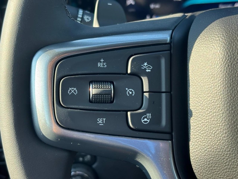 Chevrolet Silverado 1500 Vehicle Full-screen Gallery Image 12