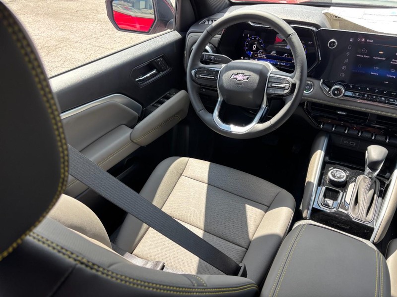 Chevrolet Colorado Vehicle Full-screen Gallery Image 6