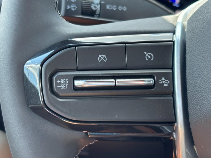 Chevrolet Colorado Vehicle Full-screen Gallery Image 11