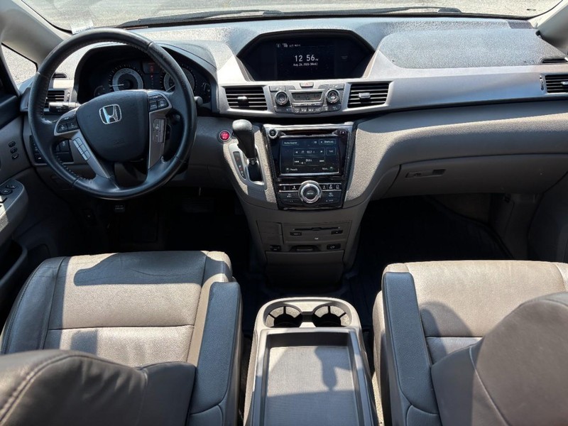 Honda Odyssey Vehicle Full-screen Gallery Image 13