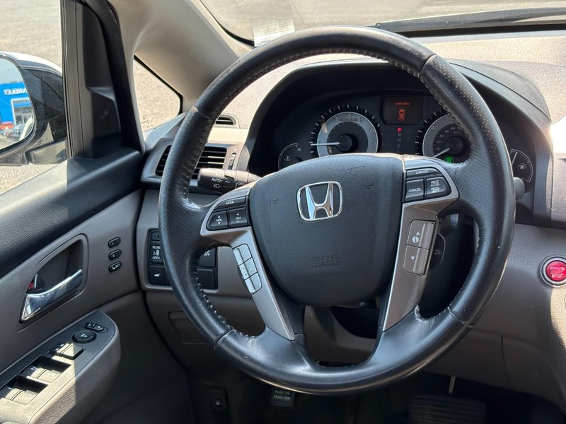 Honda Odyssey Vehicle Full-screen Gallery Image 14