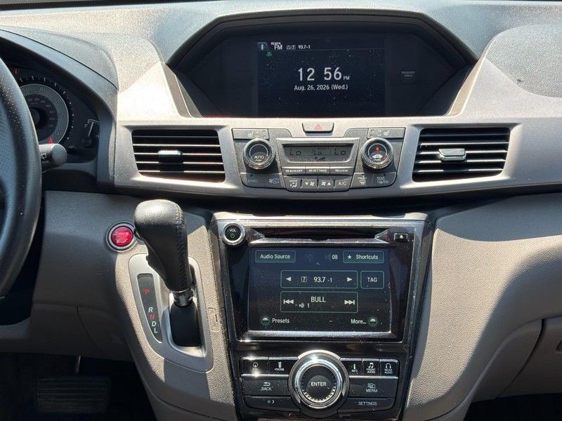 Honda Odyssey Vehicle Full-screen Gallery Image 15
