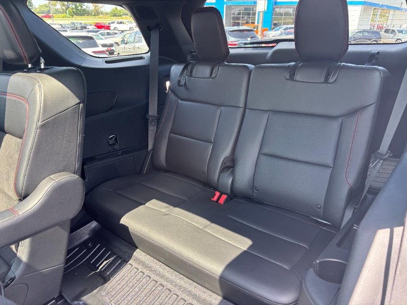 Ford Explorer Vehicle Full-screen Gallery Image 10