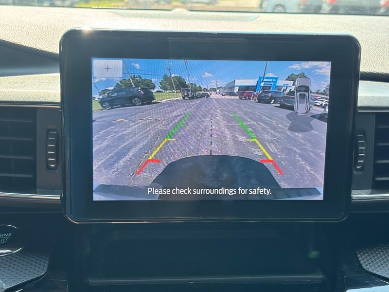 Ford Explorer Vehicle Full-screen Gallery Image 23