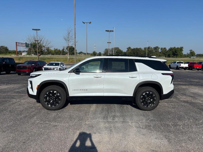 Chevrolet Traverse Vehicle Full-screen Gallery Image 2