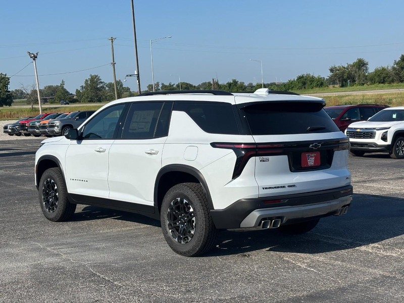 Chevrolet Traverse Vehicle Full-screen Gallery Image 3