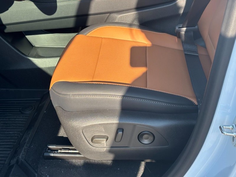 Chevrolet Traverse Vehicle Full-screen Gallery Image 11