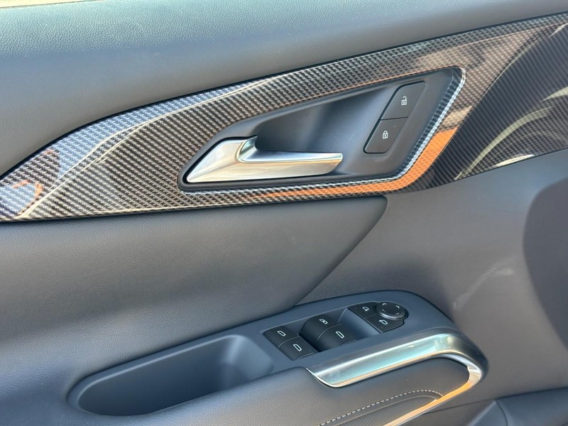 Chevrolet Traverse Vehicle Full-screen Gallery Image 12