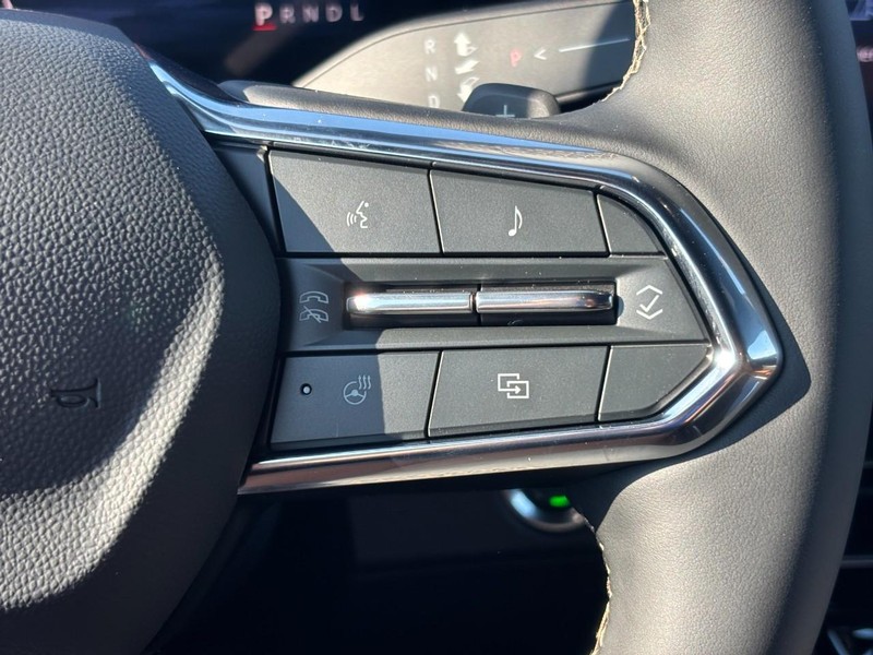Chevrolet Traverse Vehicle Full-screen Gallery Image 14