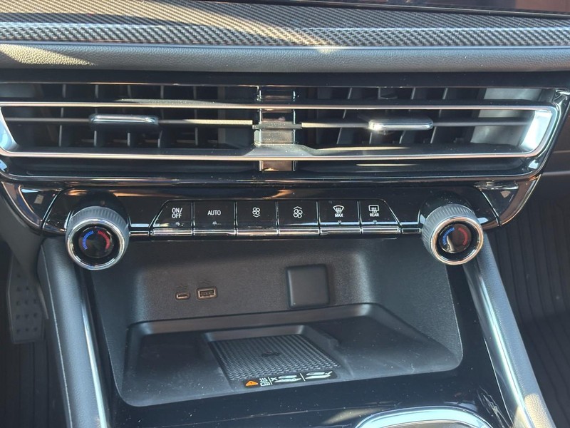 Chevrolet Traverse Vehicle Full-screen Gallery Image 19
