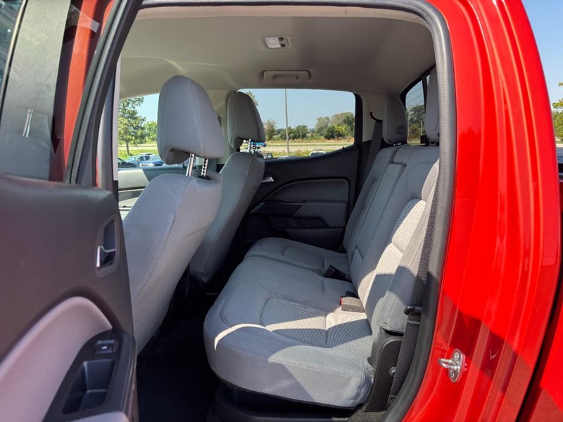 Chevrolet Colorado Vehicle Full-screen Gallery Image 10