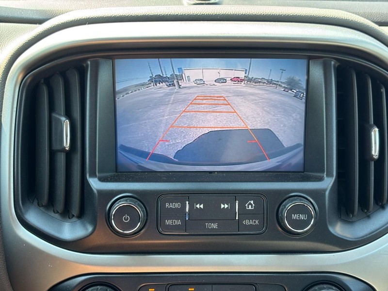 Chevrolet Colorado Vehicle Full-screen Gallery Image 21