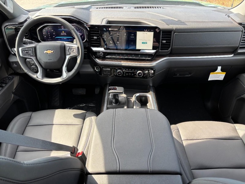 Chevrolet Silverado 1500 Vehicle Full-screen Gallery Image 6