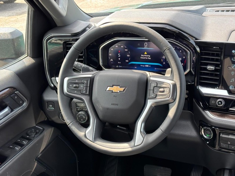 Chevrolet Silverado 1500 Vehicle Full-screen Gallery Image 7