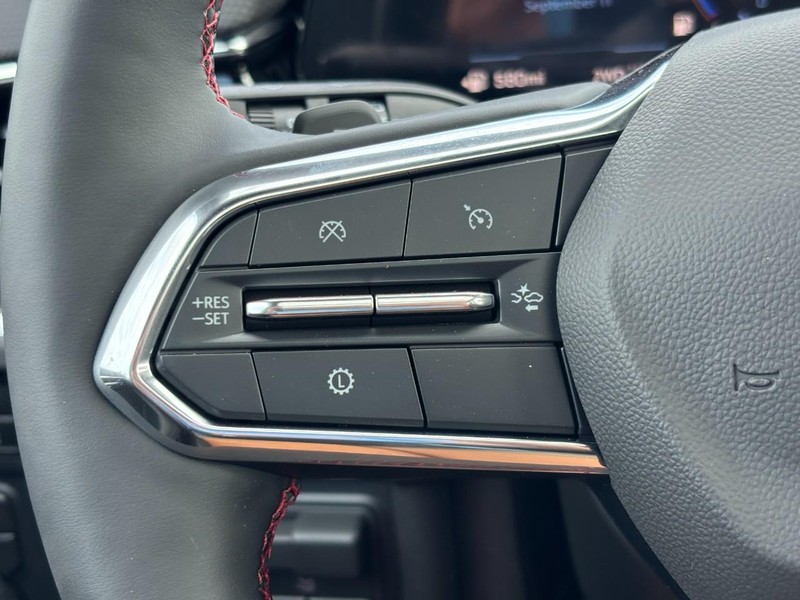 Chevrolet Suburban Vehicle Full-screen Gallery Image 13
