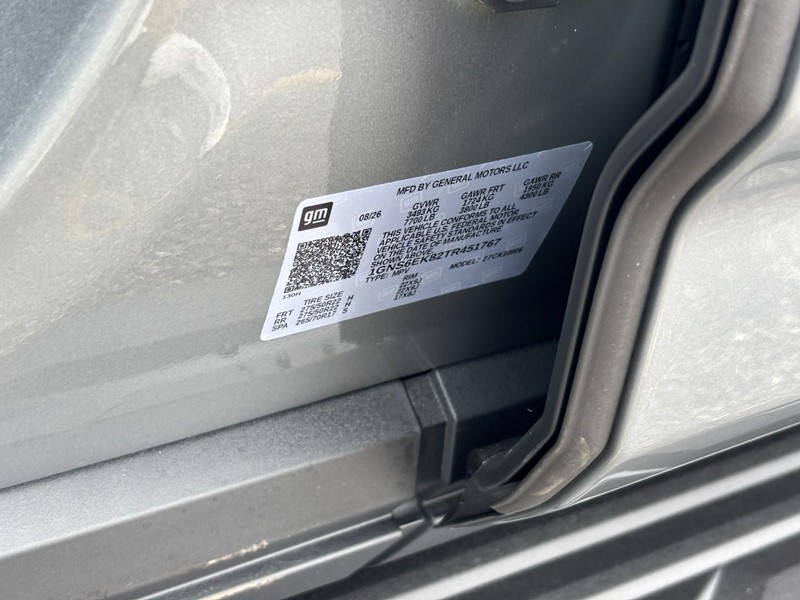 Chevrolet Suburban Vehicle Full-screen Gallery Image 20