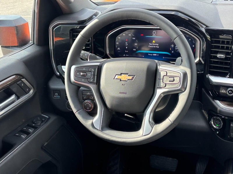 Chevrolet Silverado 1500 Vehicle Full-screen Gallery Image 7