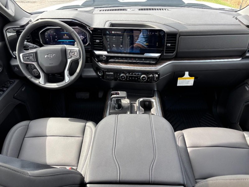 Chevrolet Silverado 1500 Vehicle Full-screen Gallery Image 6