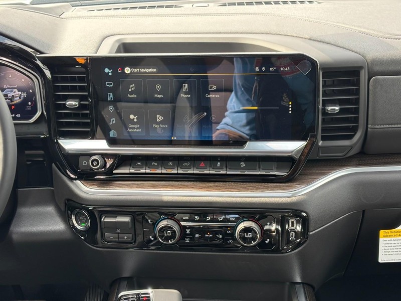 Chevrolet Silverado 1500 Vehicle Full-screen Gallery Image 8