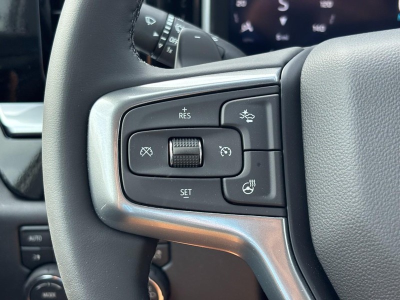 Chevrolet Silverado 1500 Vehicle Full-screen Gallery Image 12
