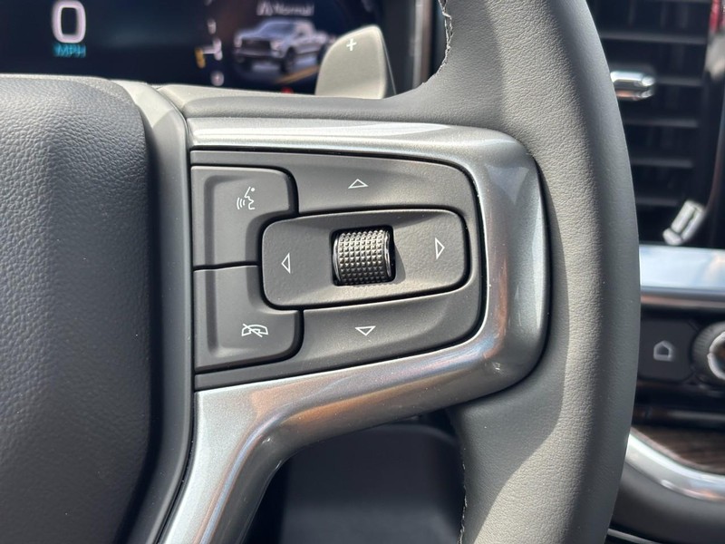 Chevrolet Silverado 1500 Vehicle Full-screen Gallery Image 13