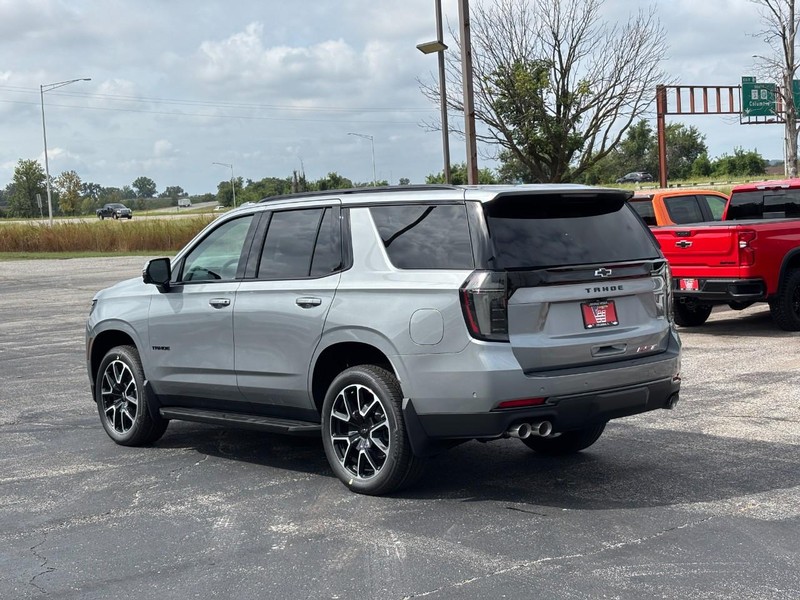 Chevrolet Tahoe Vehicle Full-screen Gallery Image 3