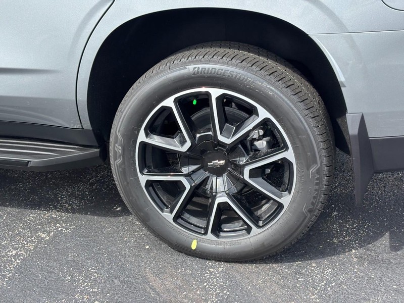 Chevrolet Tahoe Vehicle Full-screen Gallery Image 4