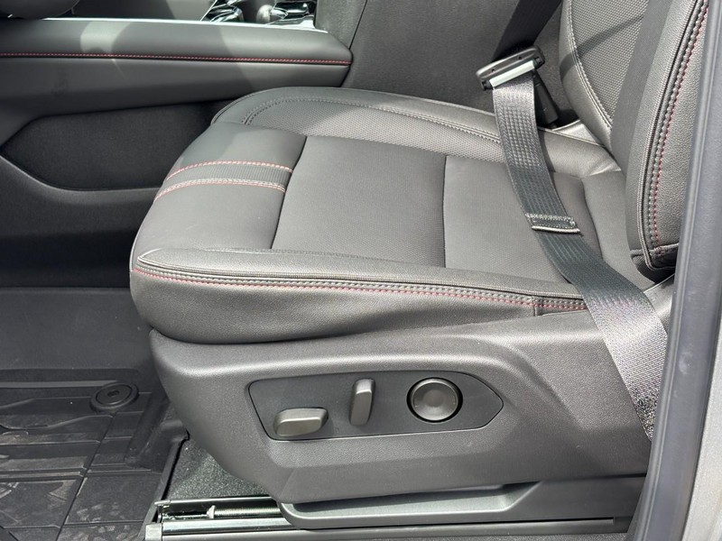 Chevrolet Tahoe Vehicle Full-screen Gallery Image 11