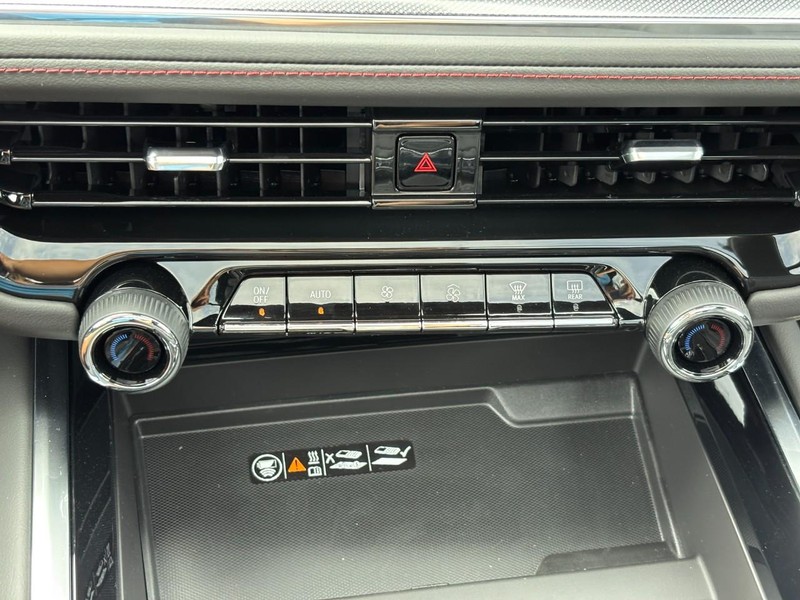 Chevrolet Tahoe Vehicle Full-screen Gallery Image 19