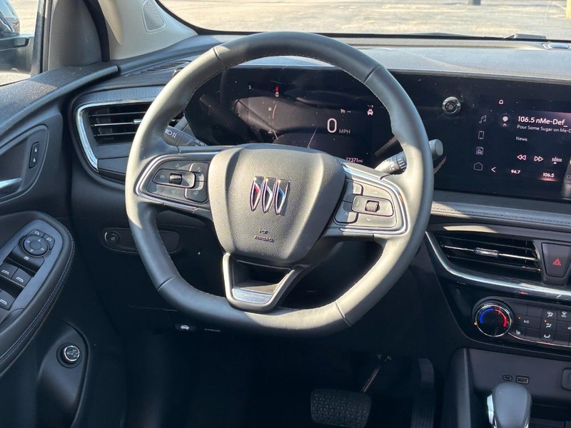Buick Encore GX Vehicle Full-screen Gallery Image 12