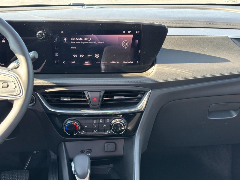 Buick Encore GX Vehicle Full-screen Gallery Image 13